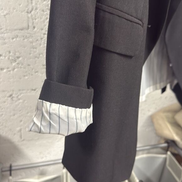 Classic Black Blazer ZOA Size XS Black Lined Inside Lightly Padded Shoulders - Picture 3 of 4